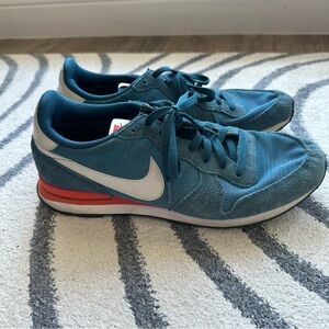 Nike Internationalist Sneakers 10.5